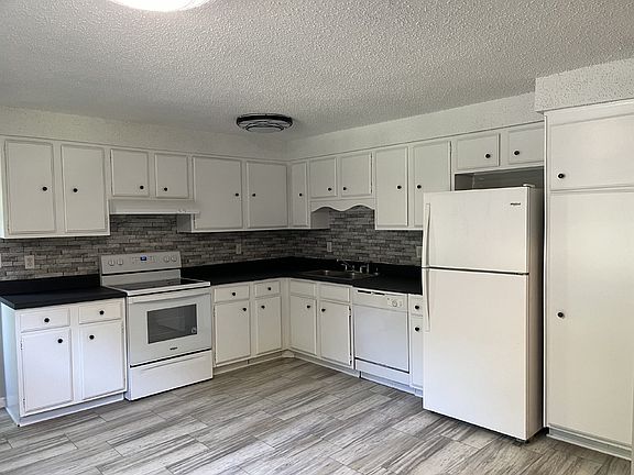 5th image of 100 Carbine Ct