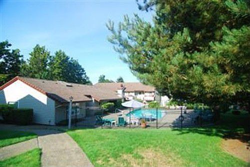 5th image of 14200 NE 171st St #202