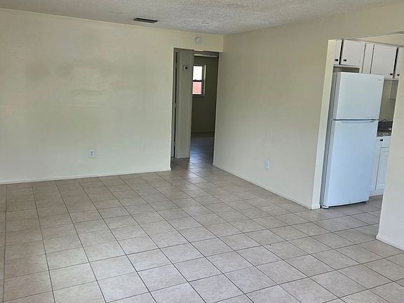 2nd image of 414 28th Ave W