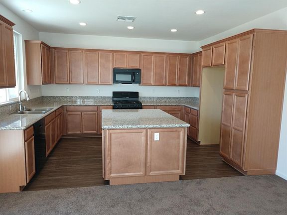 2nd image of 859 Crocker Ct