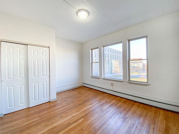 3rd image of 277 Buckingham St #306