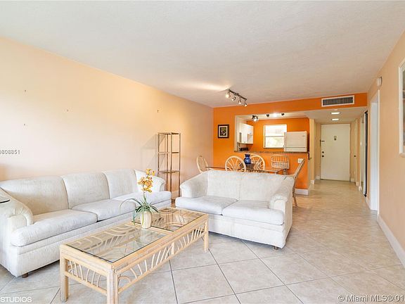 4th image of 2304 S Cypress Bend Dr 113 #113
