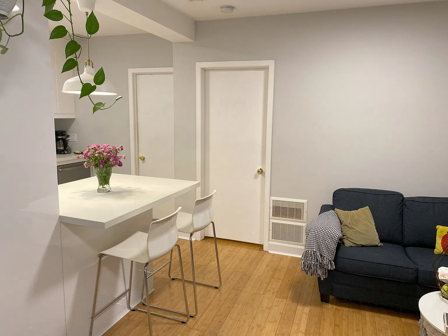 2 bed, 700 sqft, $2,600 — Photo 4