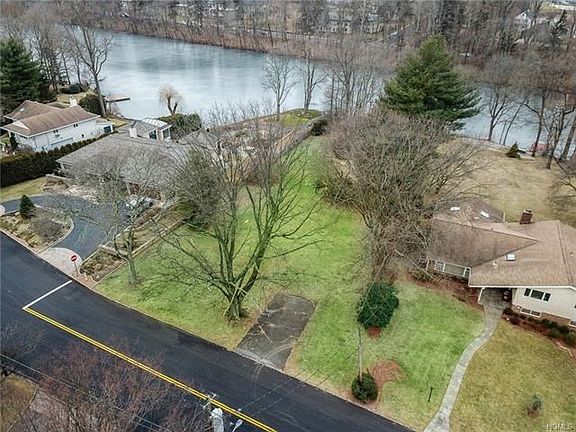 2nd image of 30 Lake Shore Dr