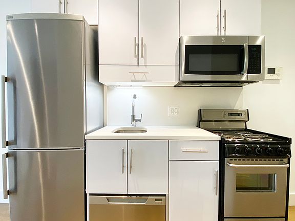 3rd image of 99 Allen St #11A