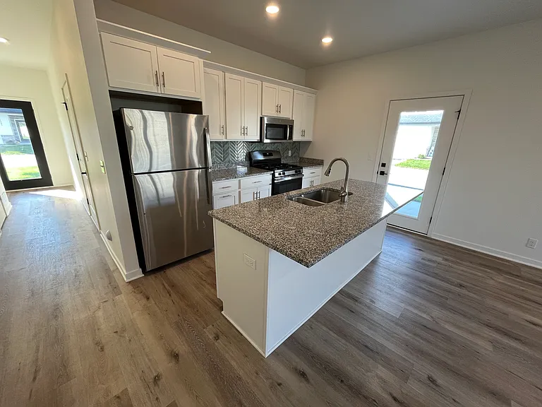 11295 Sessions Dr — Photo 5
