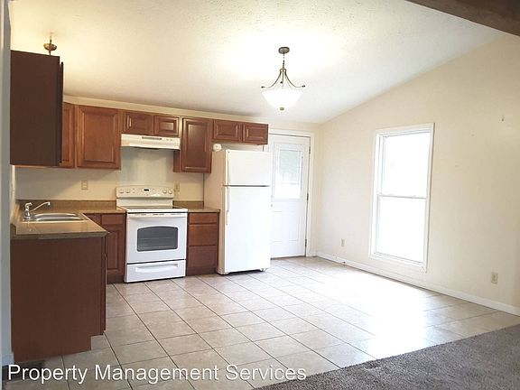 3rd image of 2912 Benham Ave APT B