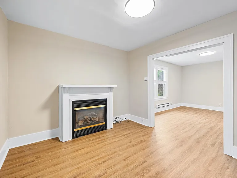 1358 Pierre Ave #UPPER — Photo 4