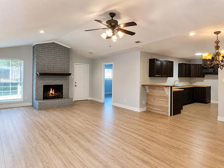 8004 Beechnut St — Photo 3