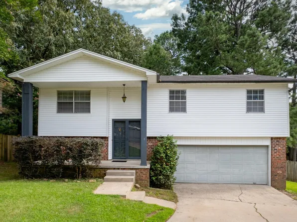 10 Cherrywood Ct, Little Rock, AR 72211