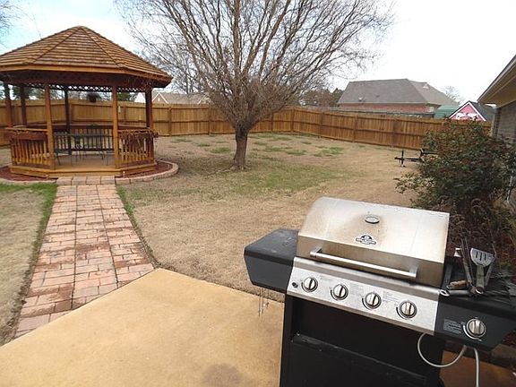 5th image of 122 Magnolia Cir