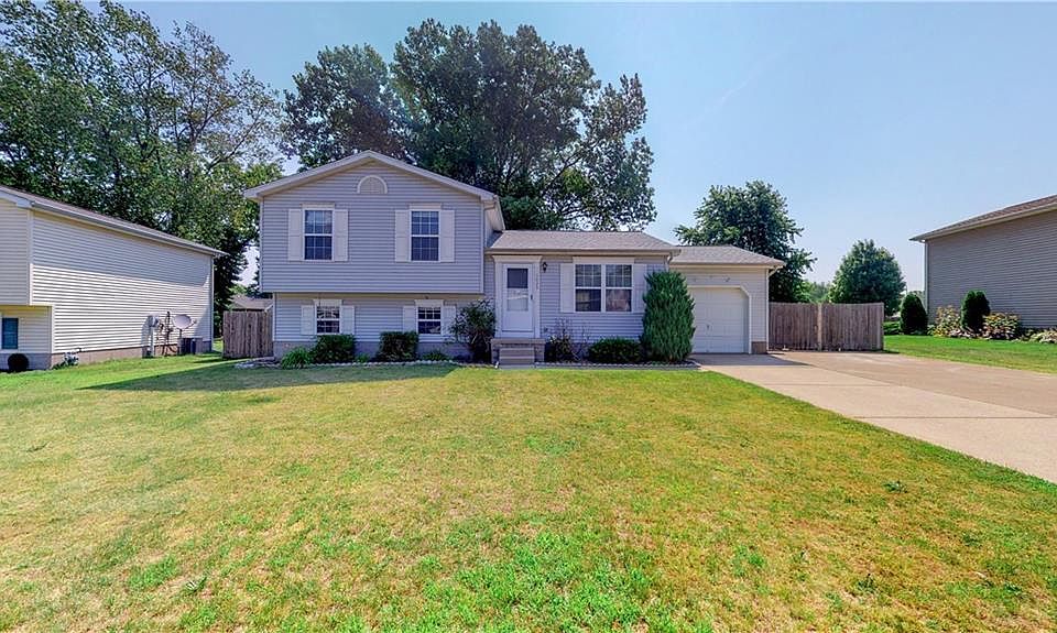 1st image of 1029 Maple Ave