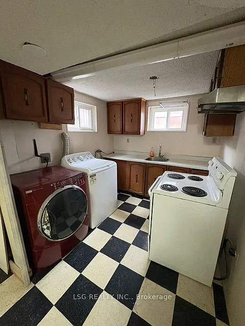3 bed, $1,600 — Photo 4