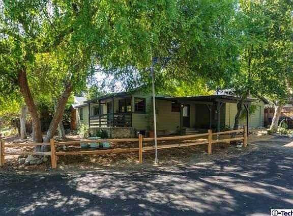 2nd image of 2265 Daisy Ln