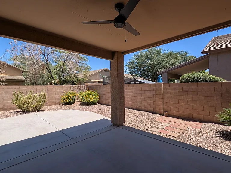 4236 E Oxford Ln — Photo 32