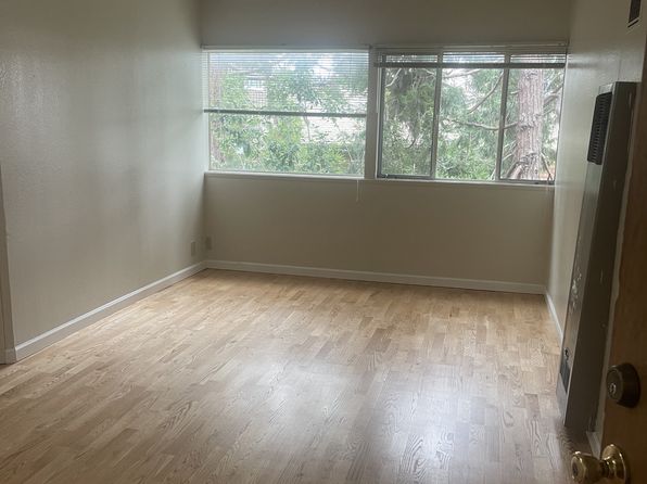 2740 College Ave #203