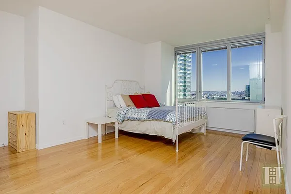 Rented by Halstead Real Estate | media 2