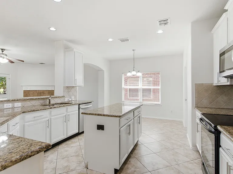 15636 Gatehouse Dr — Photo 7