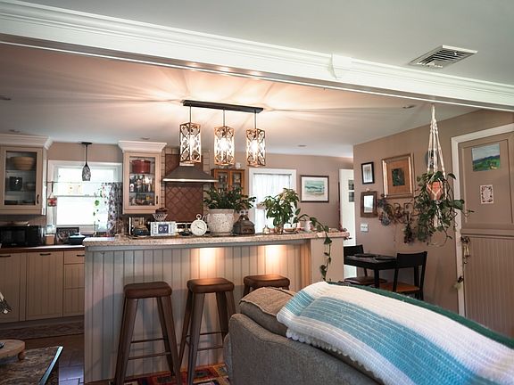 5th image of 31 Lavender Ln