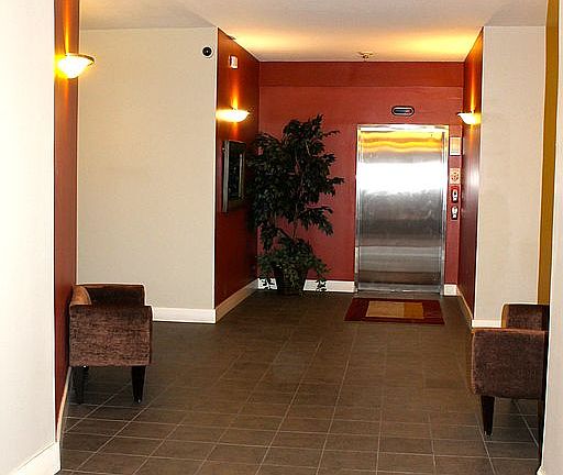 2nd image of 721 E North St APT 3D