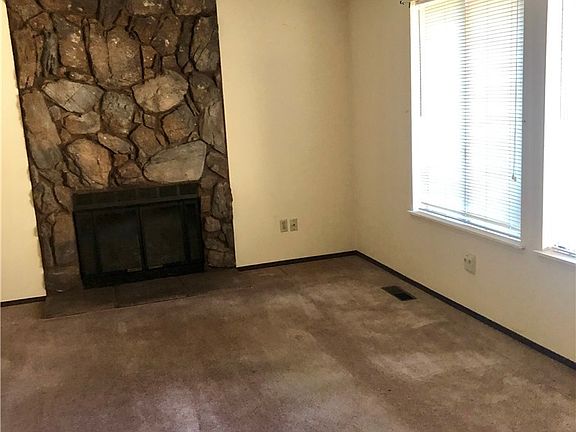 3rd image of 7552 Blackbird Dr NE