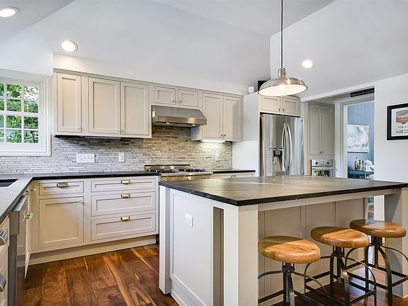 5th image of 4602 Shoalwood Ave