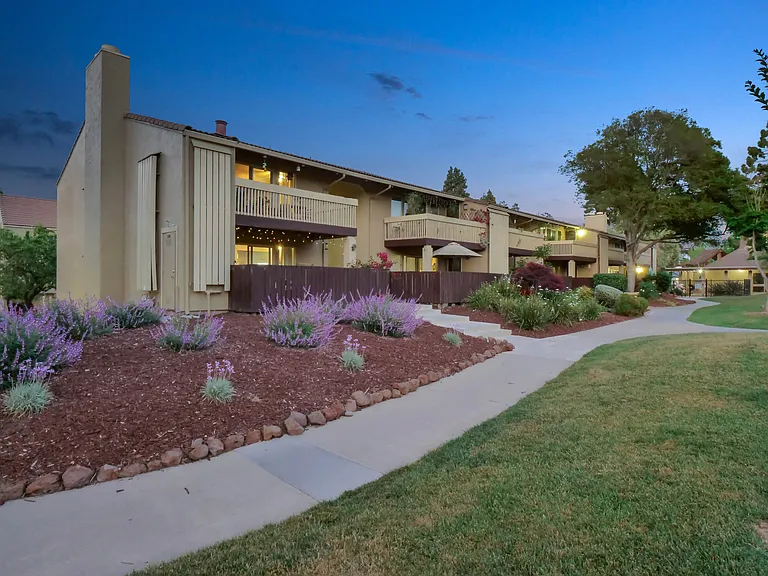 Summerwood Apartments — Photo 40