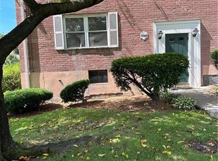 1042 E Main St APT 1, Stamford, CT 06902