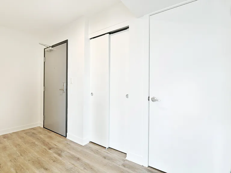 19 Robinson Ave — Photo 23