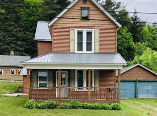 499 Jasper St, Ishpeming, MI 49849