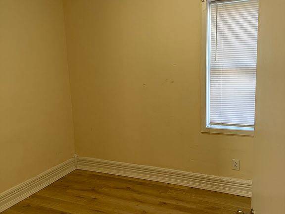 5th image of 305 Bacon St #1
