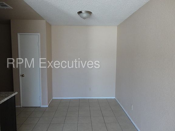 3rd image of 550 E Avenue H