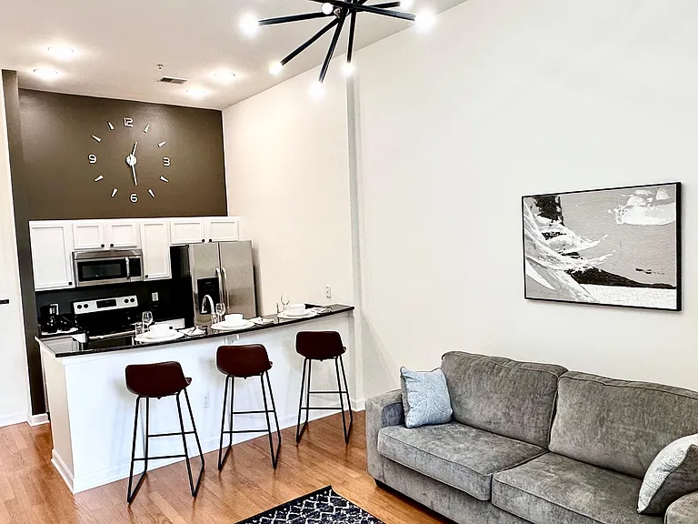 718 Trade St #104 — Photo 2