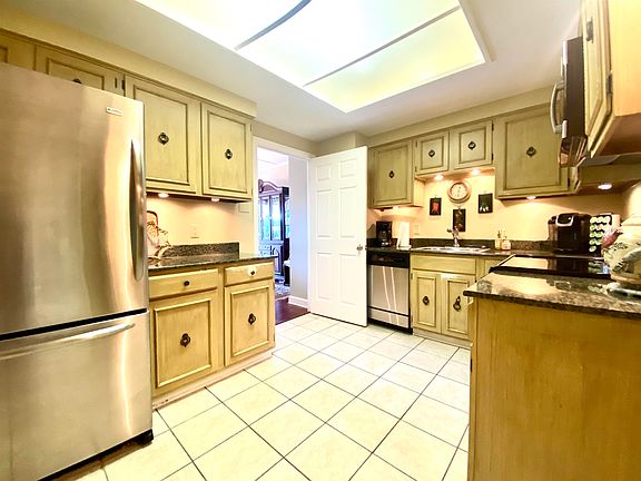 5th image of 475 N Highland St APT 6F