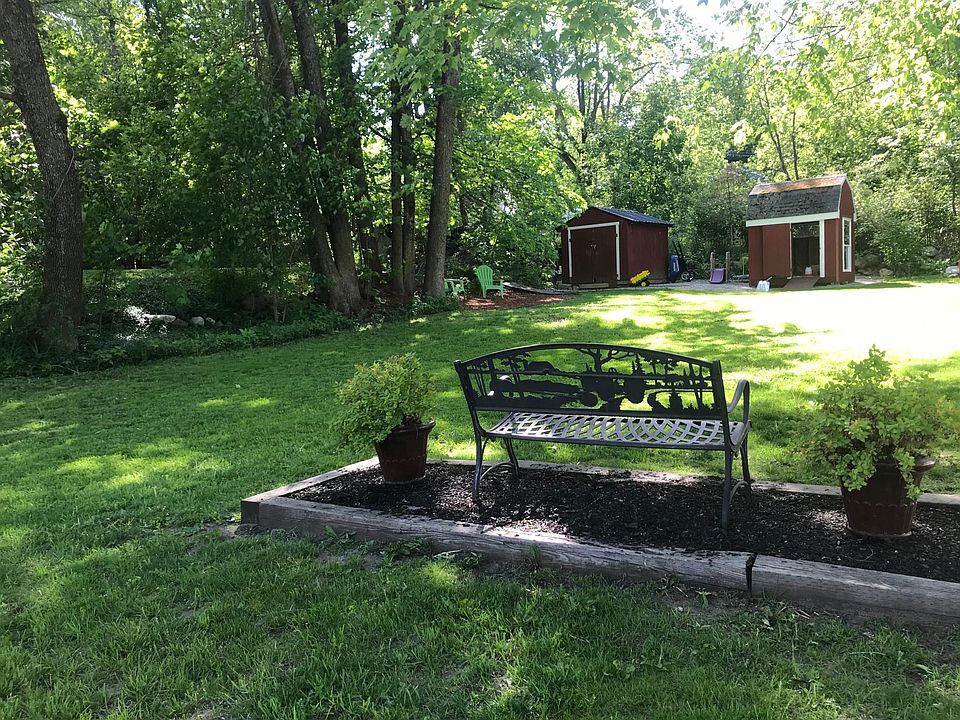 Another sitting area
