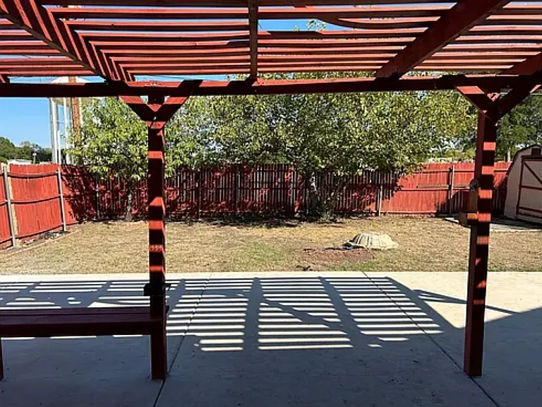 1112 Park Center Ct — Photo 16