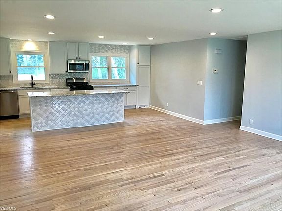 5th image of 6688 Metro Park Dr