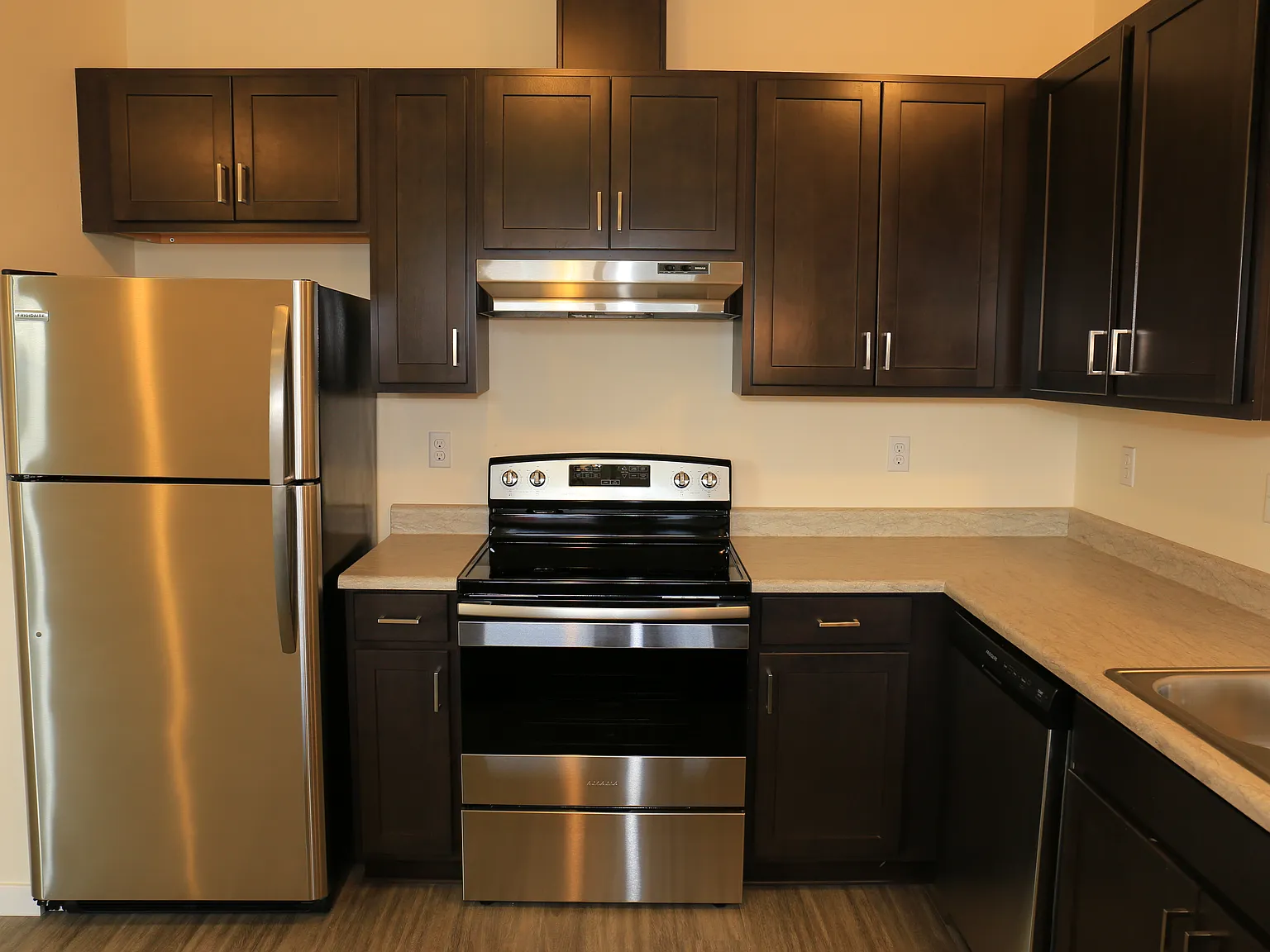 Golf Club Apartments — Photo 3