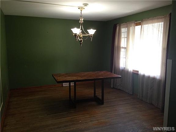4th image of 22 Glenside Ave
