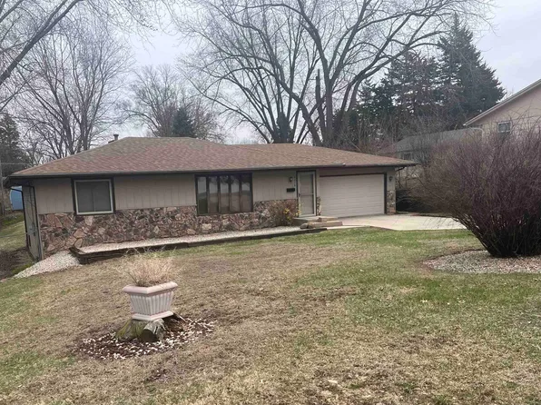 2218 25th St, Rockford, IL 61108