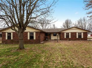 2001 Cardinal Dr, Springdale, AR 72764