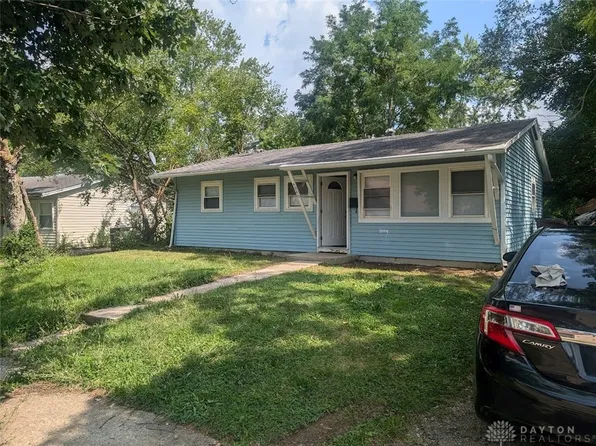 4940 Porterfield Dr, Dayton, OH 45417