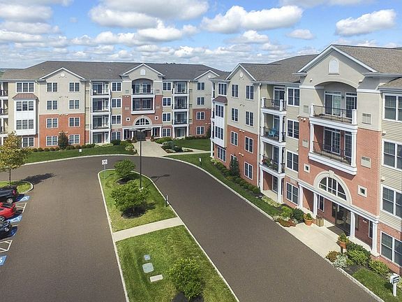 Premiere Apartments