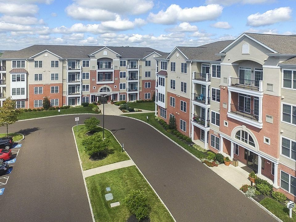 Premiere Apartments