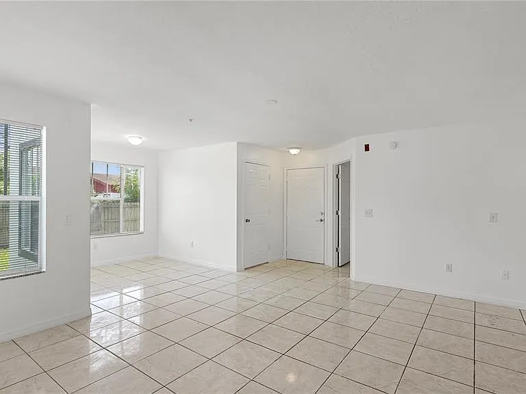 2204 Key West Ct #518 — Photo 5