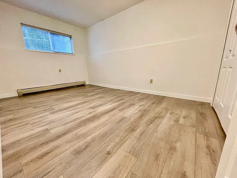 1073X Walnut Close #LOWER LEVEL — Photo 9
