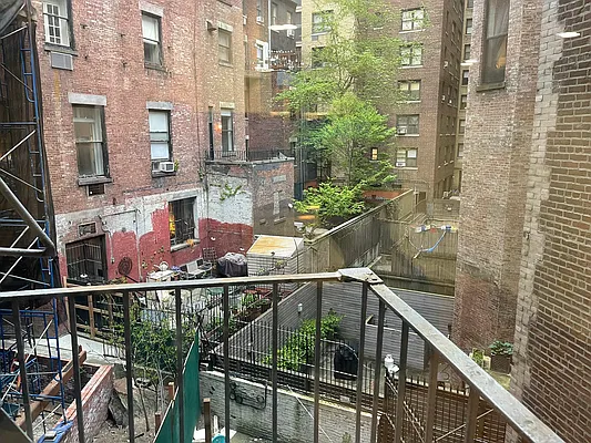 Rented by Eric Goodman Realty Corp | media 17