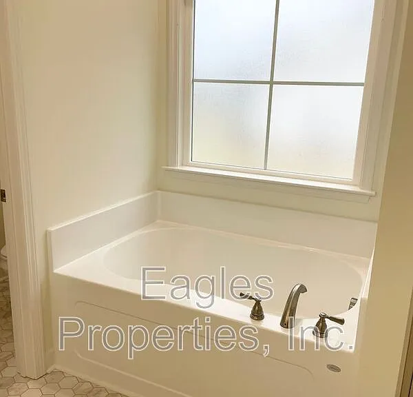 300 Creeks Edge — Photo 13