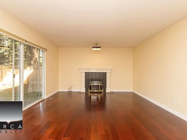 3015 Griffin Pl — Photo 6