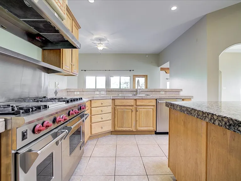 4750 N Bonanza Ave — Photo 22